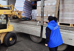 «Российский детский фонд» сформировал 1000 наборов и привез в Кетовский муниципальный округ для пострадавших во время паводка