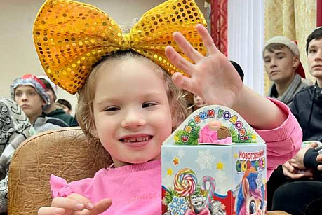 «Ёлка желаний» подарила праздник детям
